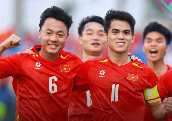 Người chơi đang phân tích chiến lược cá cược tại 90ok Bet